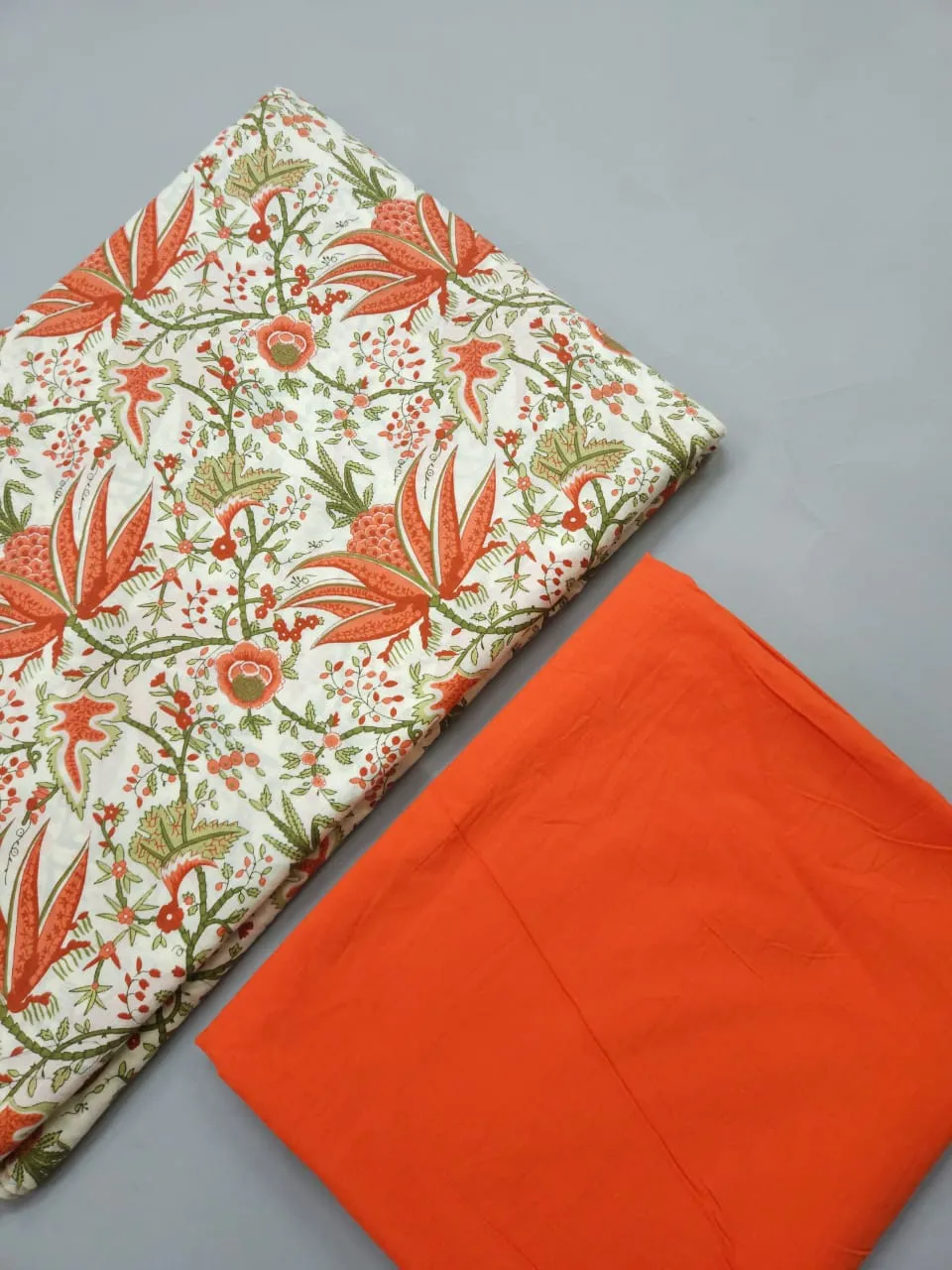 Whote Shade Base Jaipuri Flower Jaal Print With Matching Solid Bottom