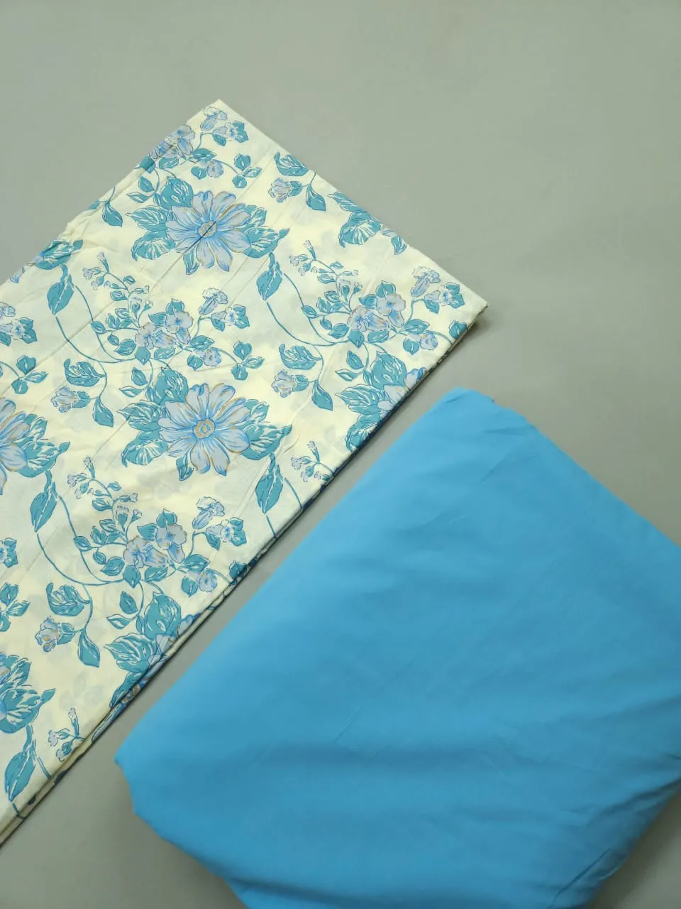 White Shade Base Jaipuri Flower Jaal Print With Matching Solid Bottom